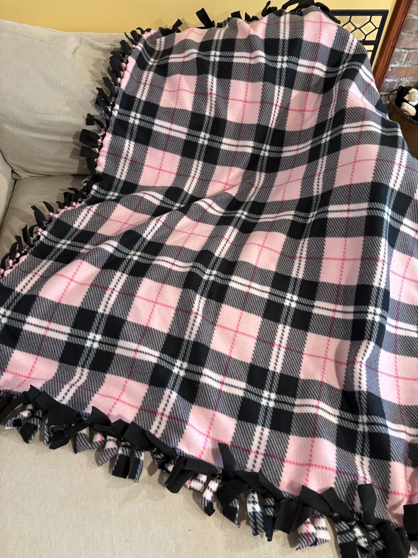 Pink, Black, White & Grey Fleece Tie Blanket – 40 x 52