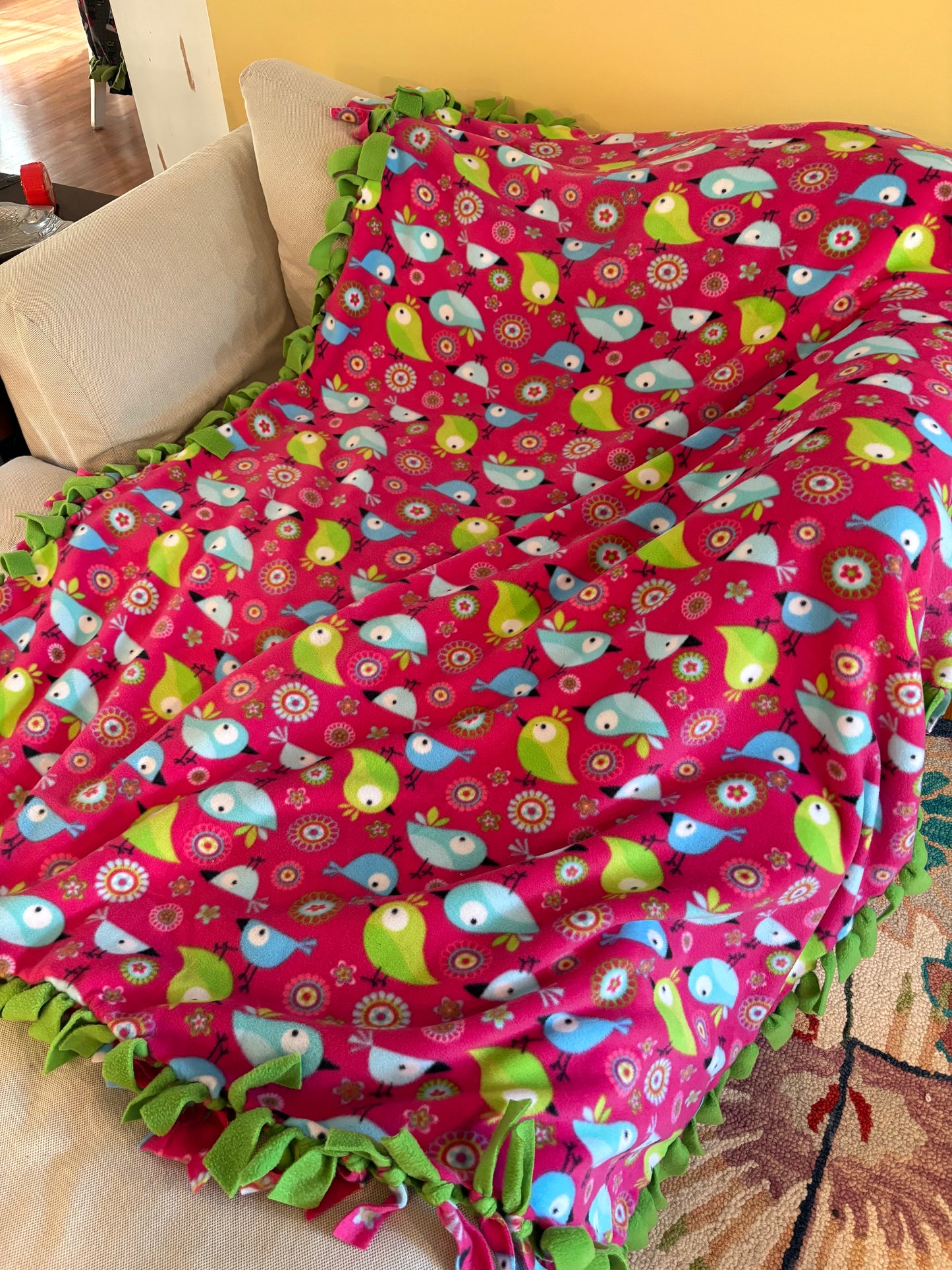 Fleece Tie Blanket – Colorful Birdie Design