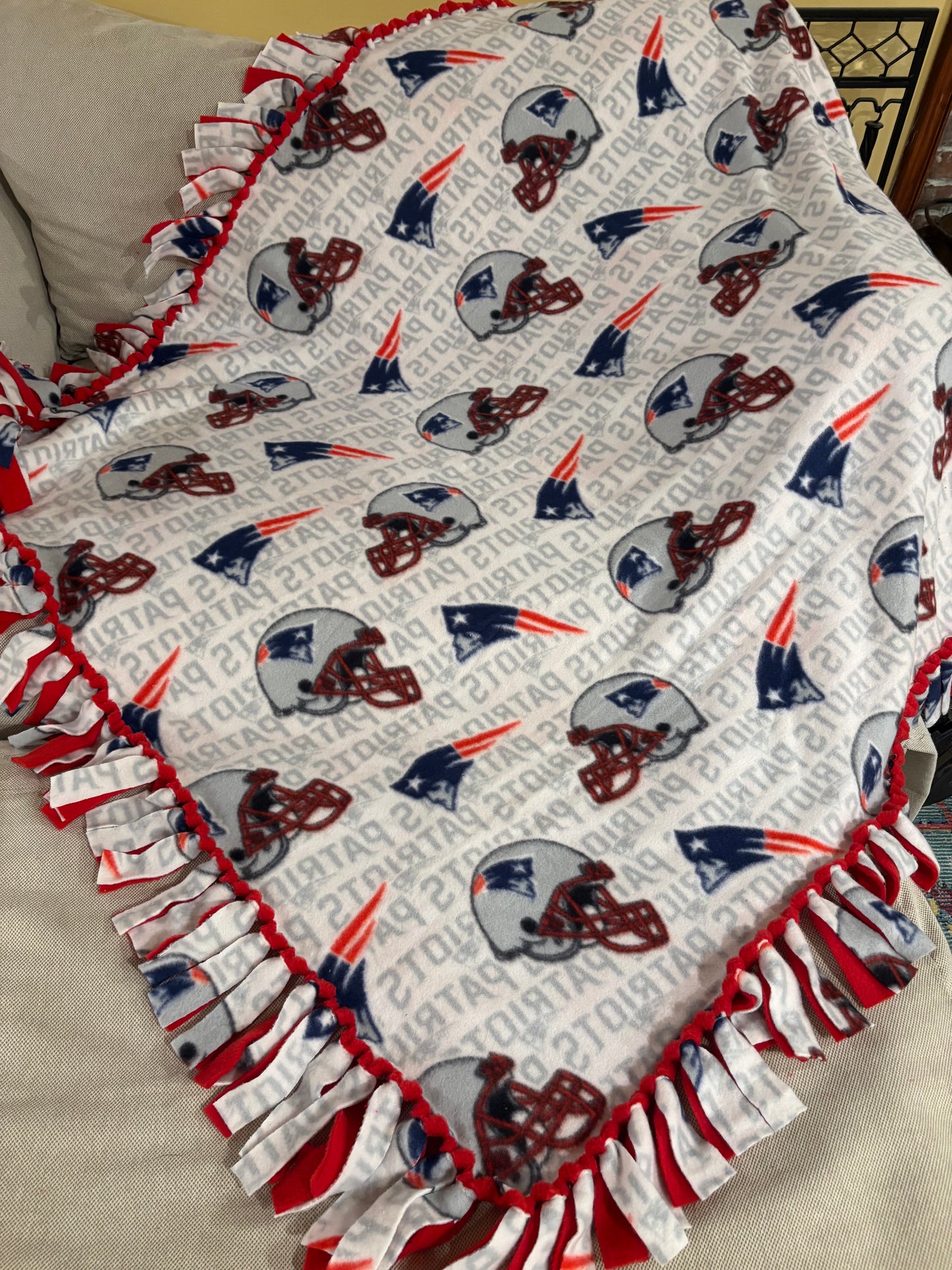 Fleece Tie Blanket ( New England Patriots)