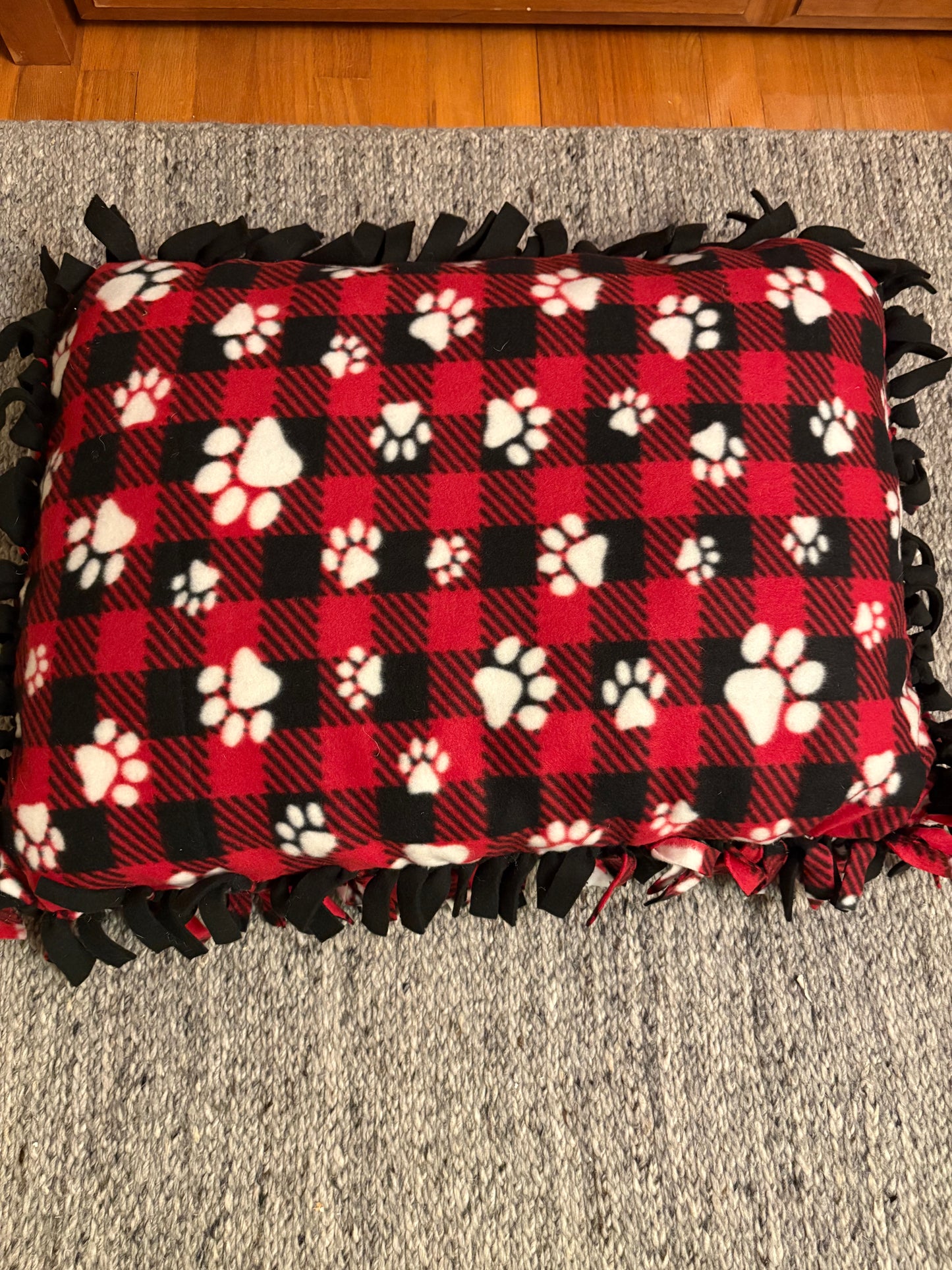 Fleece Tie Pet Bed / Pillow