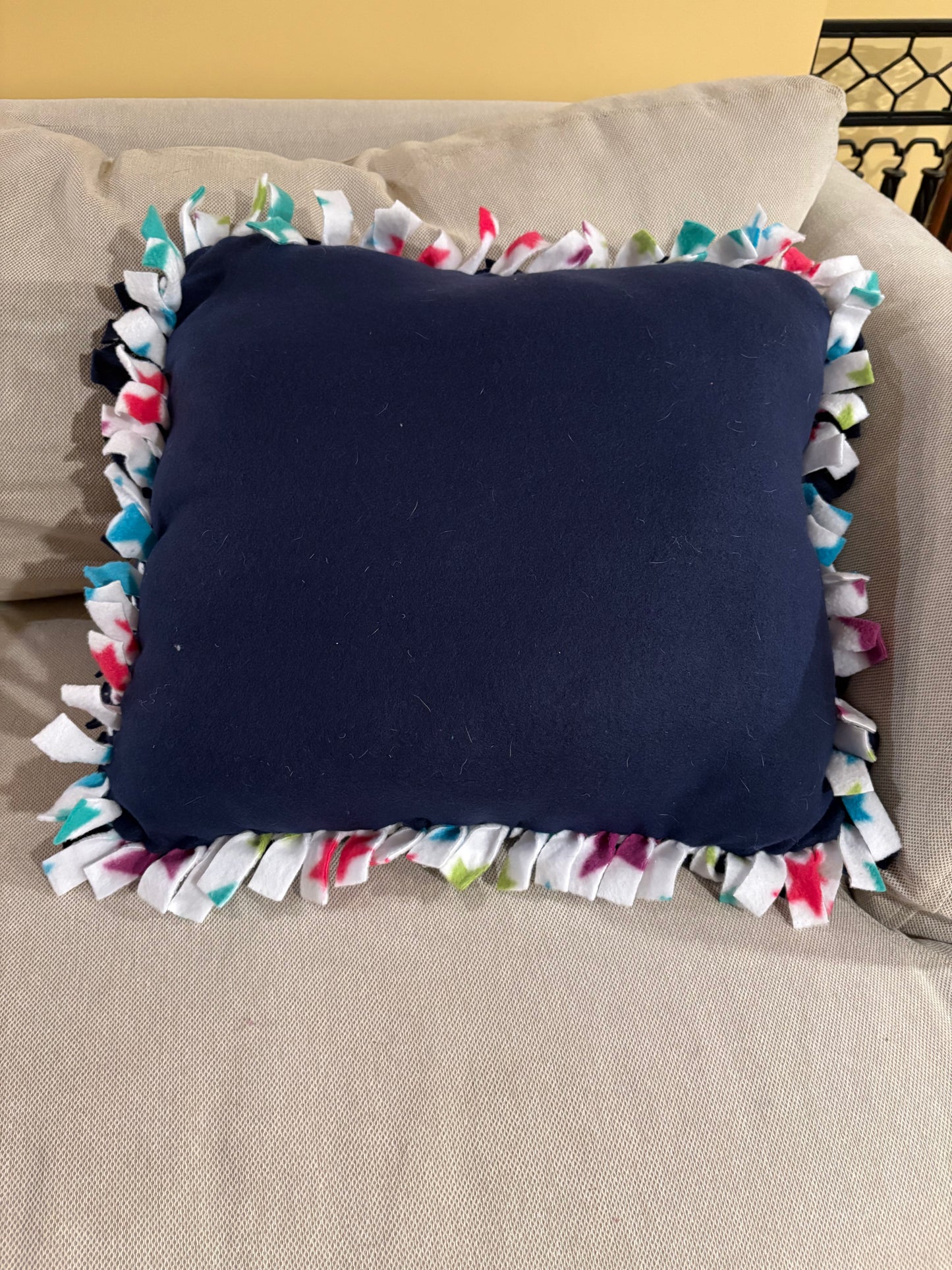 Fleece Tie Pillow  Stars design)