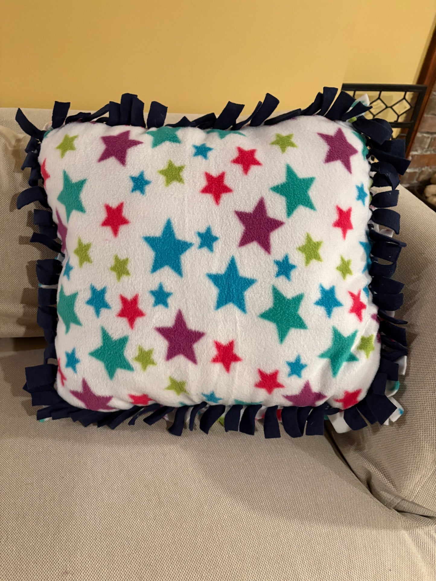Fleece Tie Pillow  Stars design)