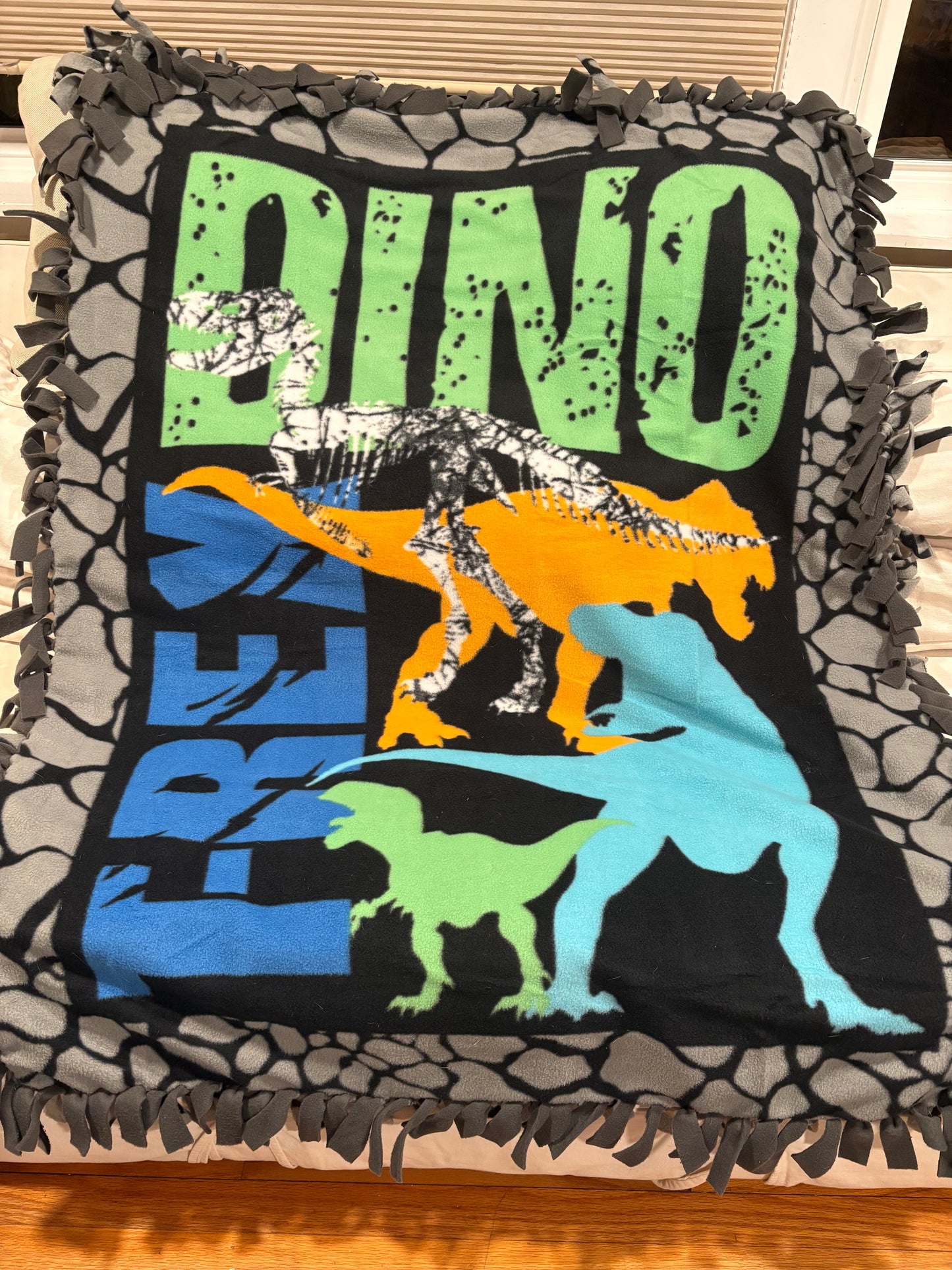 Fleece Tie Blanket - Dinosaurs