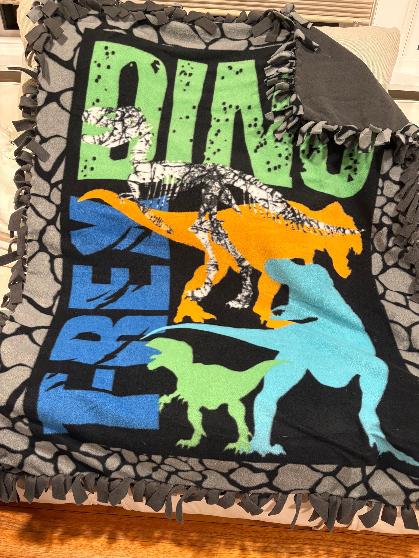 Fleece Tie Blanket - Dinosaurs