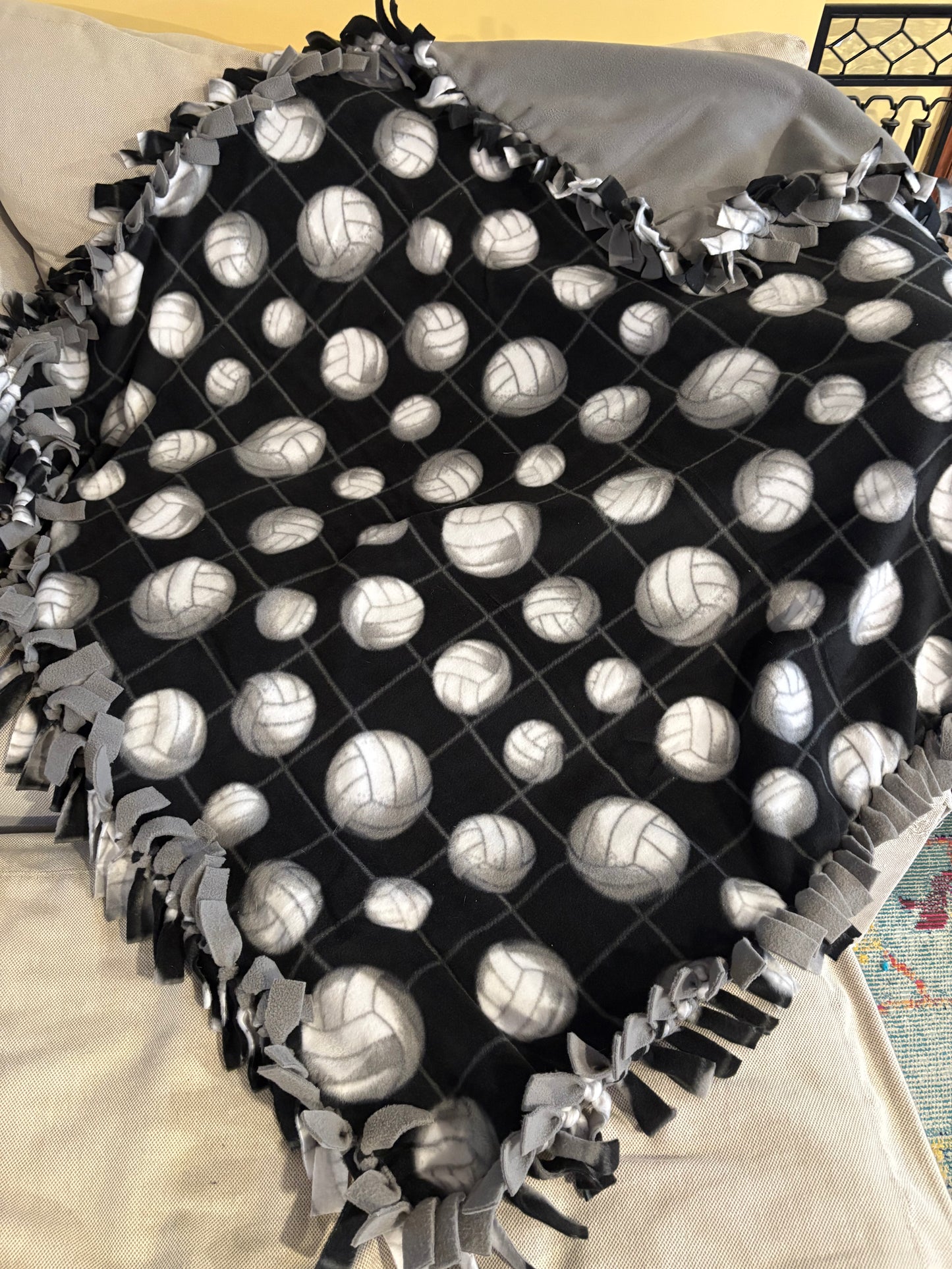 Fleece Tie Blanket - Volleyball theme