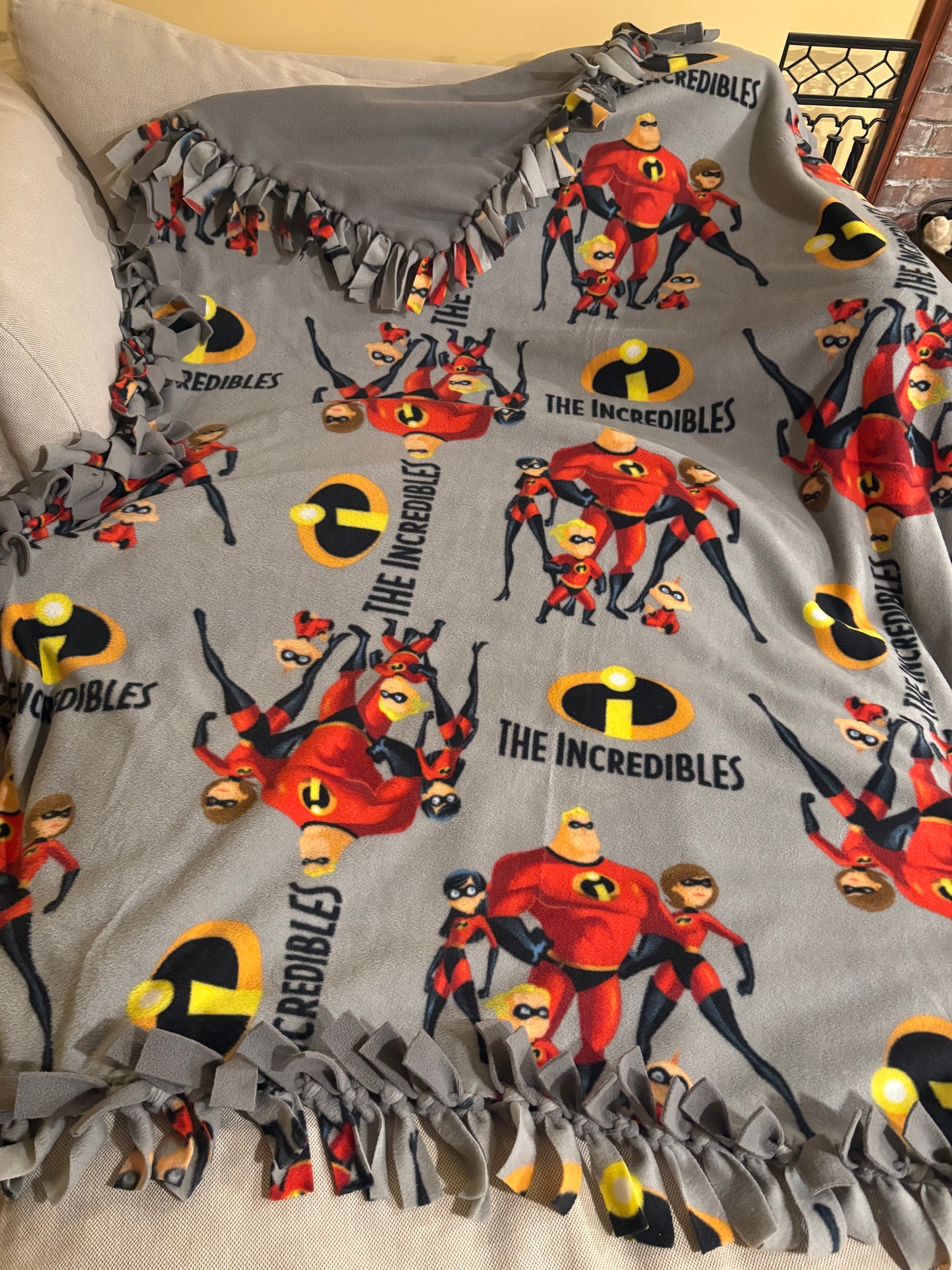 Fleece Tie Blanket - The Incredibles
