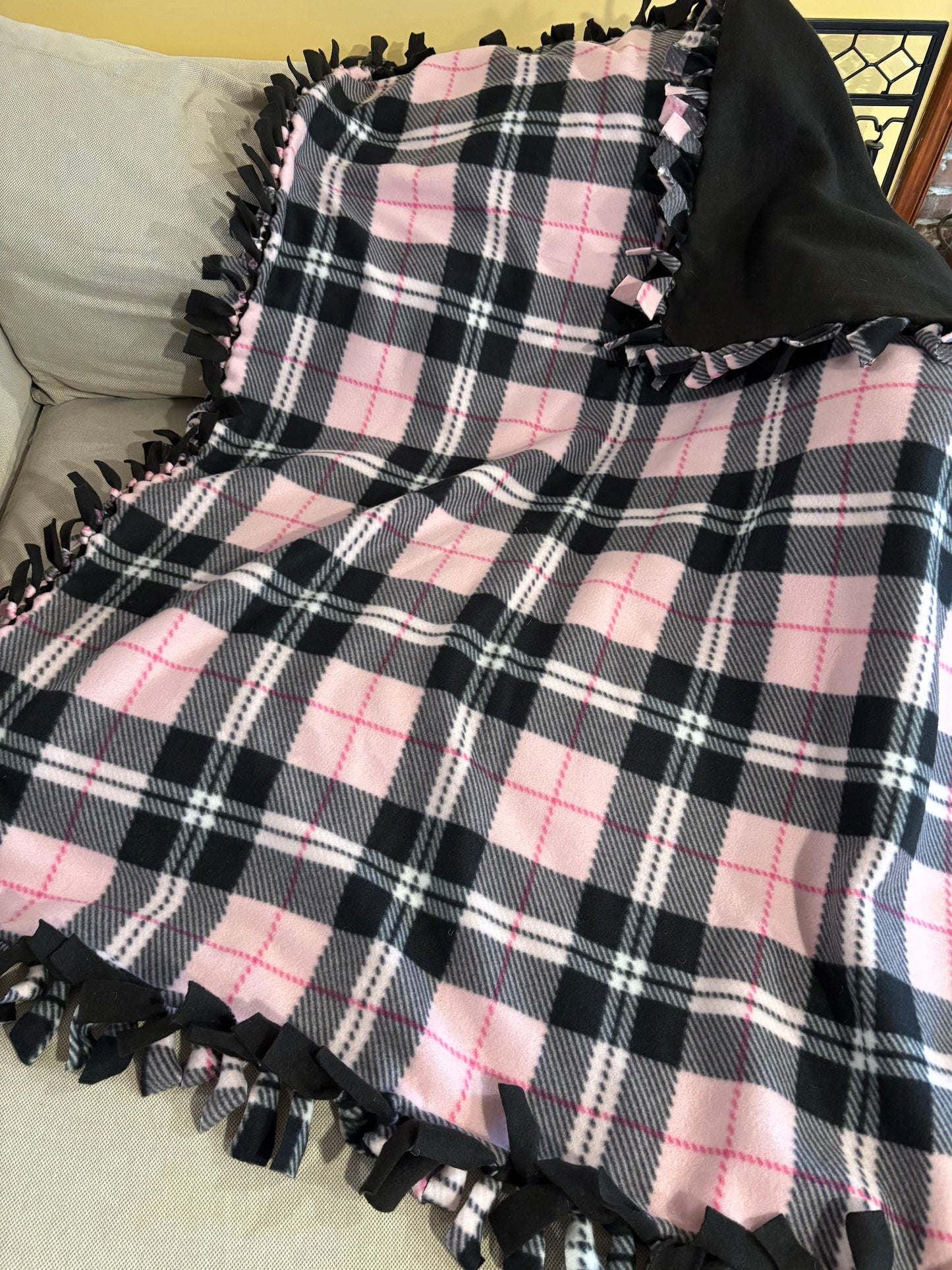 Pink, Black, White & Grey Fleece Tie Blanket – 40 x 52