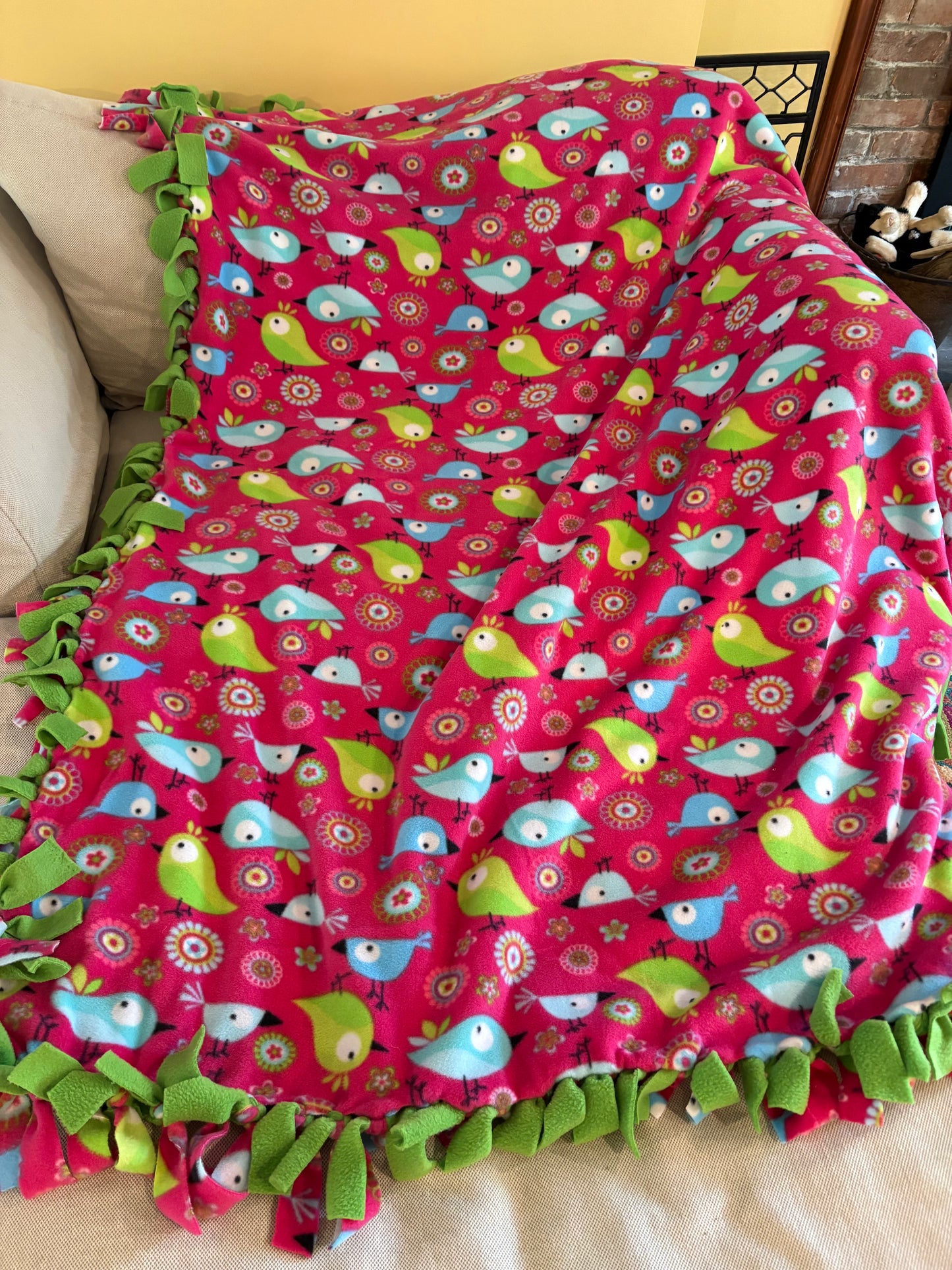 Fleece Tie Blanket – Colorful Birdie Design